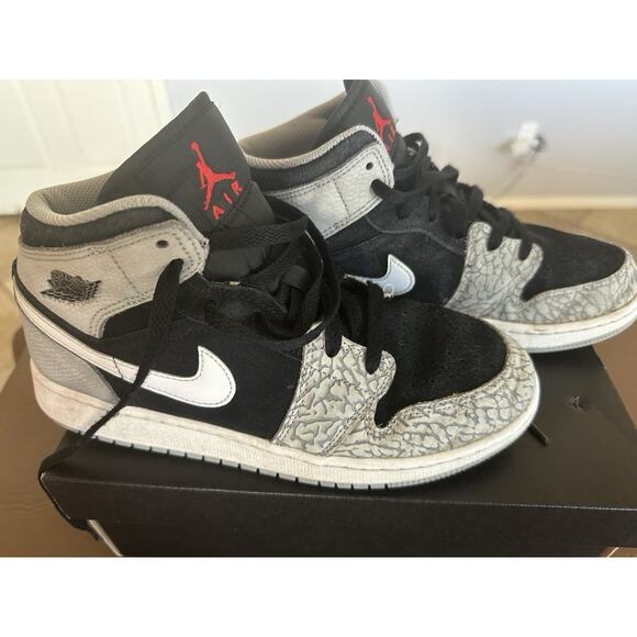 Jordan 1 Mid SE “Elephant Print” Shoe Size 6Y - Picture 1 of 5